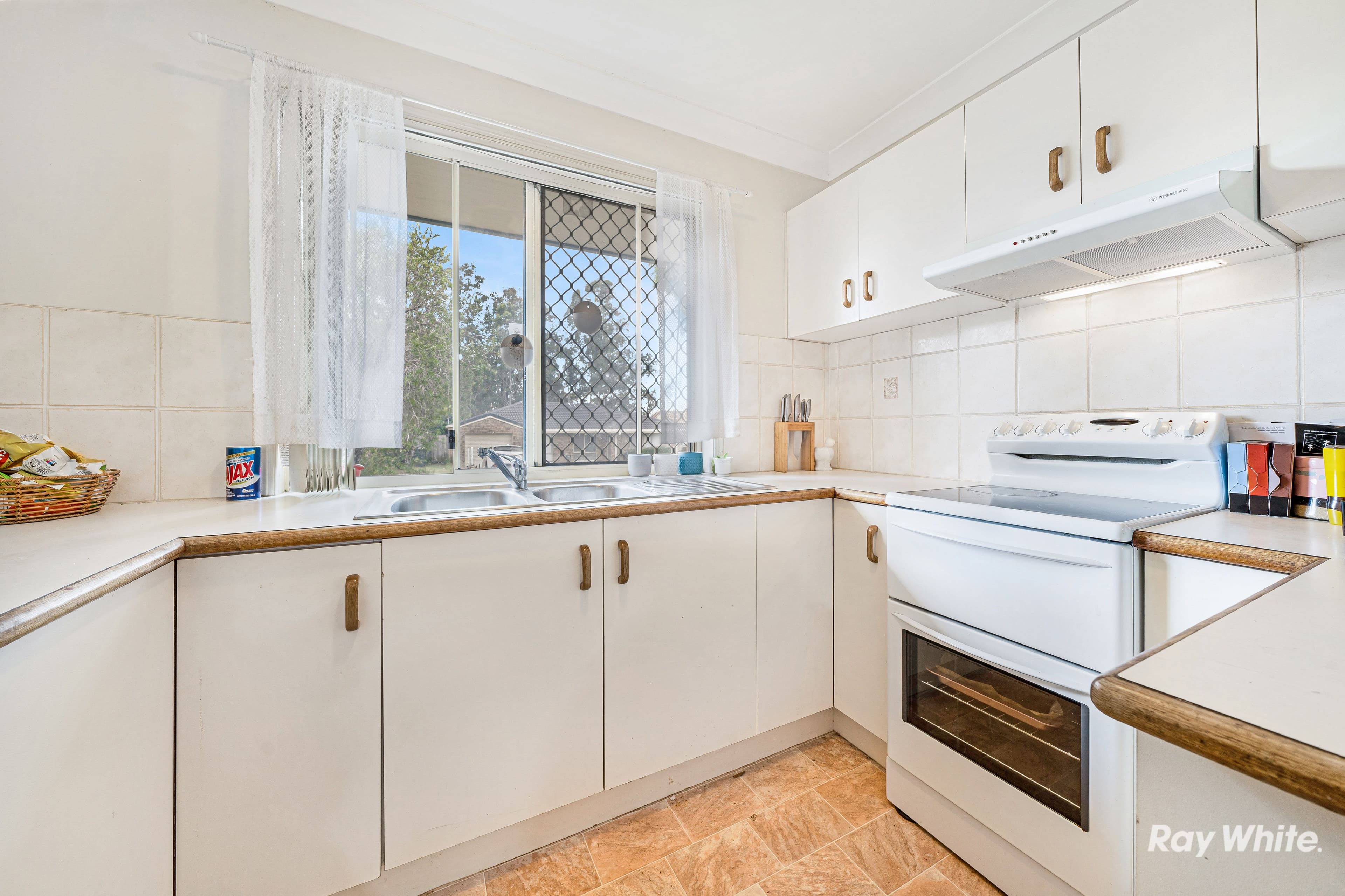 21 Dowling Crescent, Eagleby QLD 4207, Eagleby - Thumbnail 4