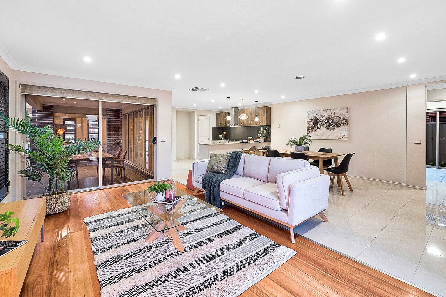 40 Thurvaston Crescent, Cranbourne East VIC 3977, Cranbourne East - Thumbnail 4