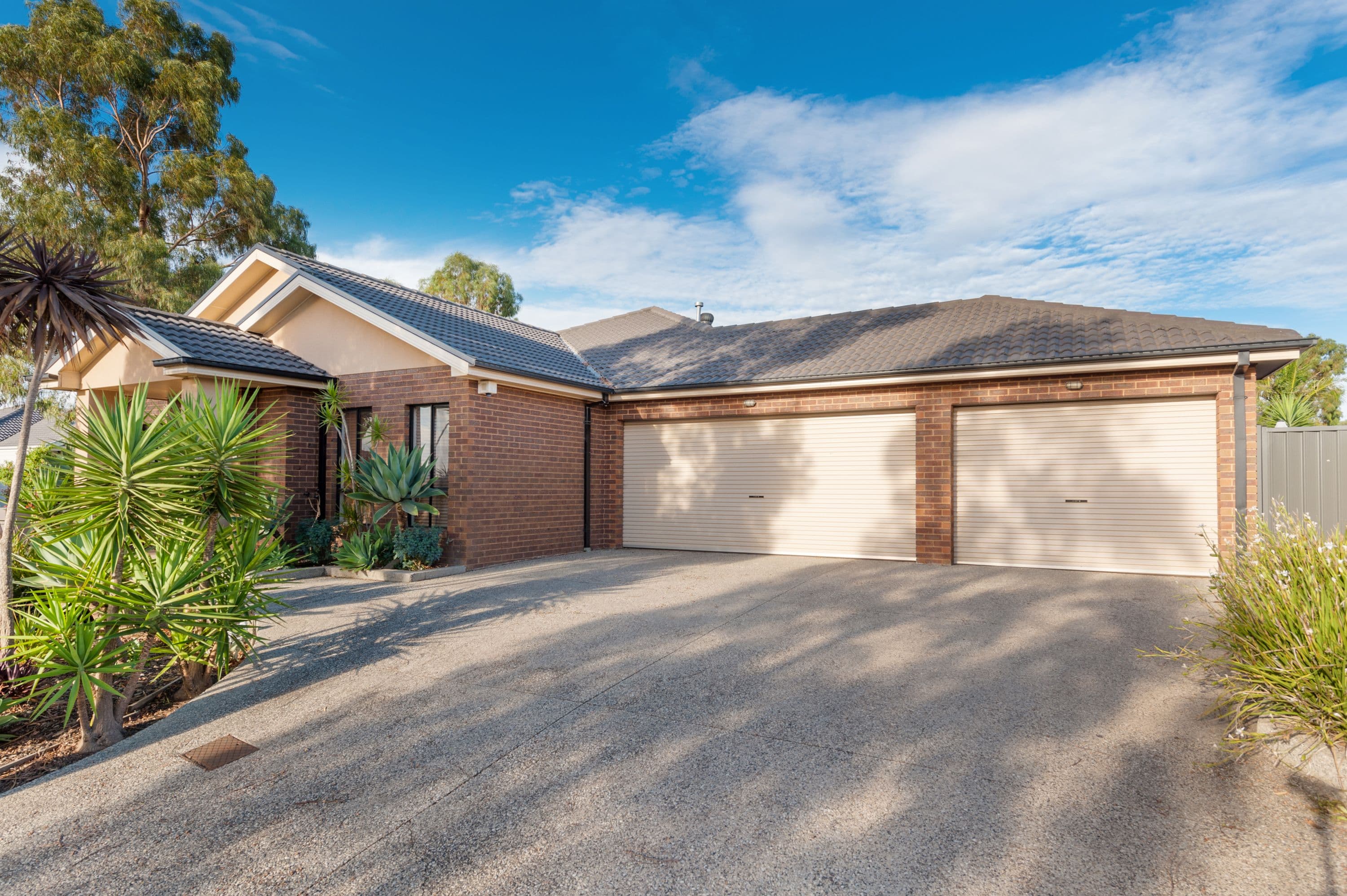 24 Buvelot Crescent, Caroline Springs VIC 3023, Caroline Springs - Thumbnail 2