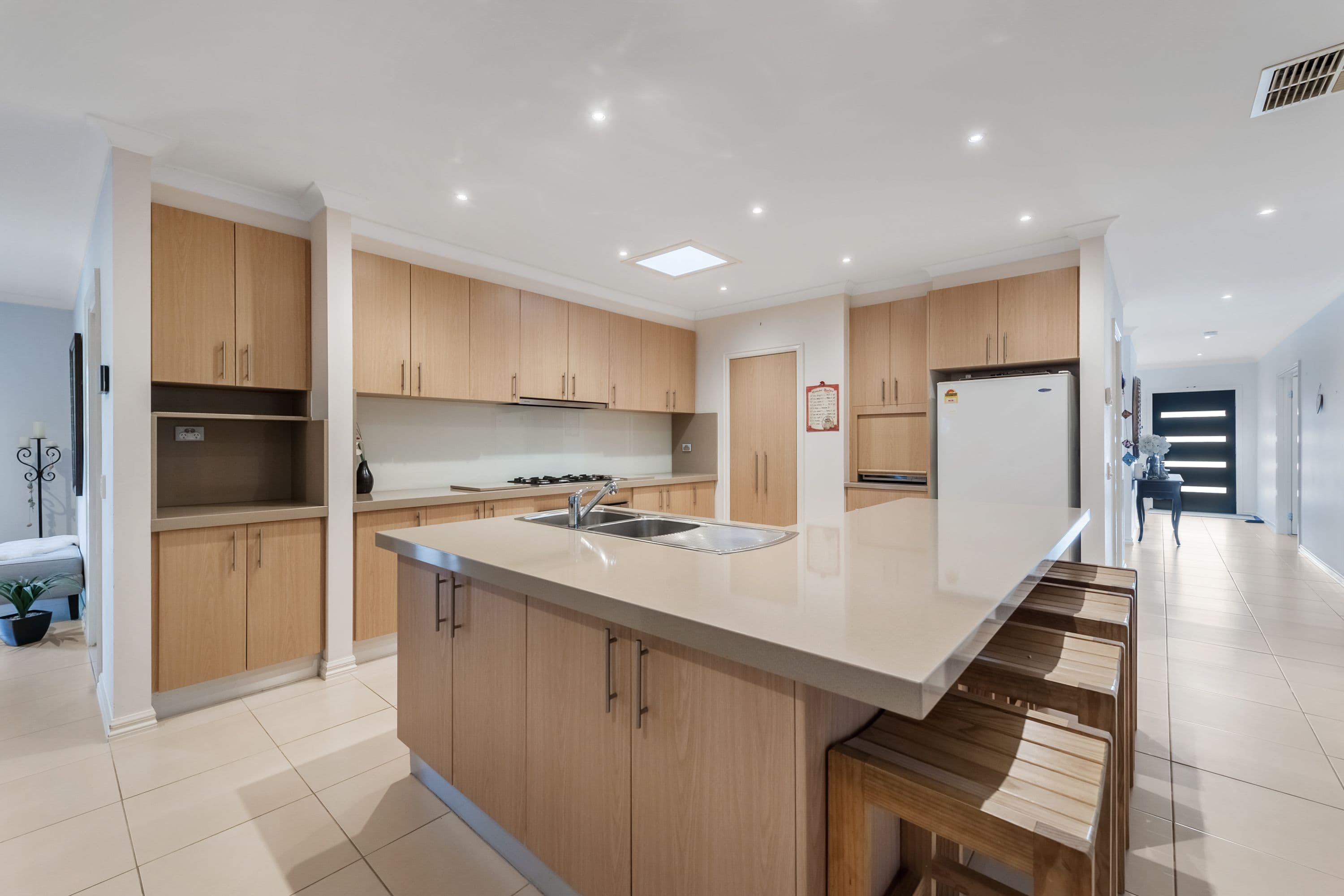 24 Buvelot Crescent, Caroline Springs VIC 3023, Caroline Springs - Thumbnail 6