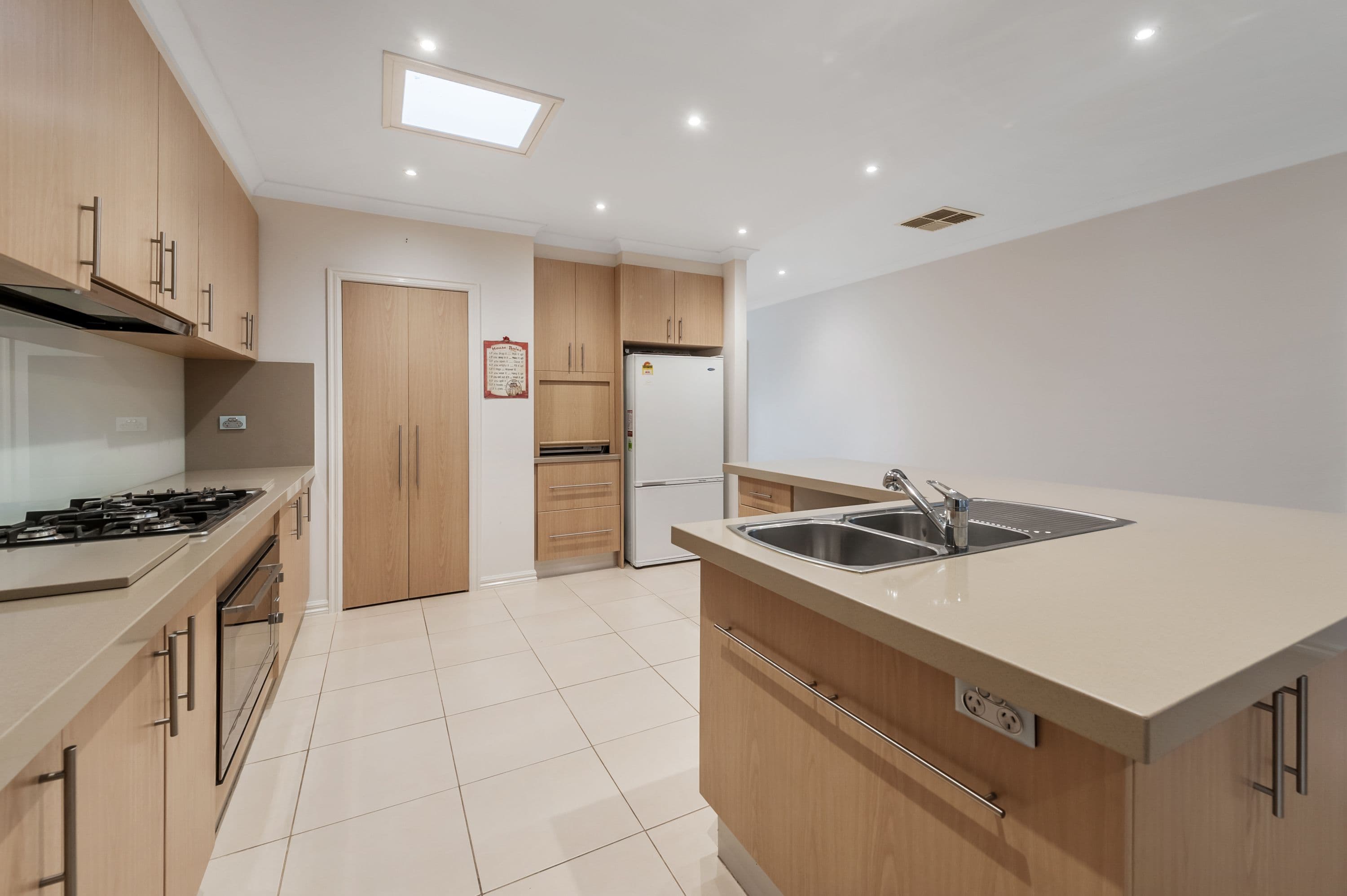 24 Buvelot Crescent, Caroline Springs VIC 3023, Caroline Springs - Thumbnail 7