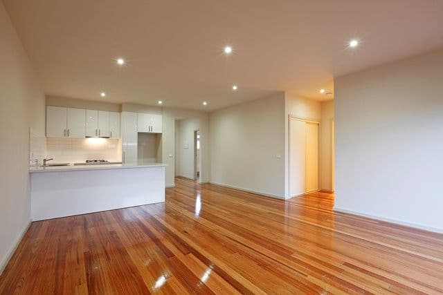 73 Darebin Boulevard, RESERVOIR VIC 3073, Reservoir - Thumbnail 4