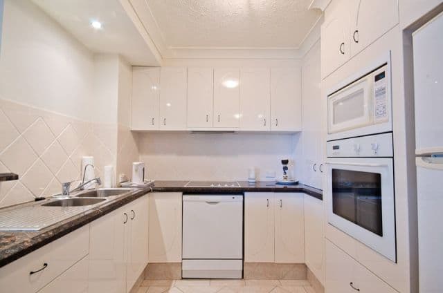 502 'Ritz On The Beach' 8 Philip Avenue, BROADBEACH QLD 4218, Broadbeach - Thumbnail 7