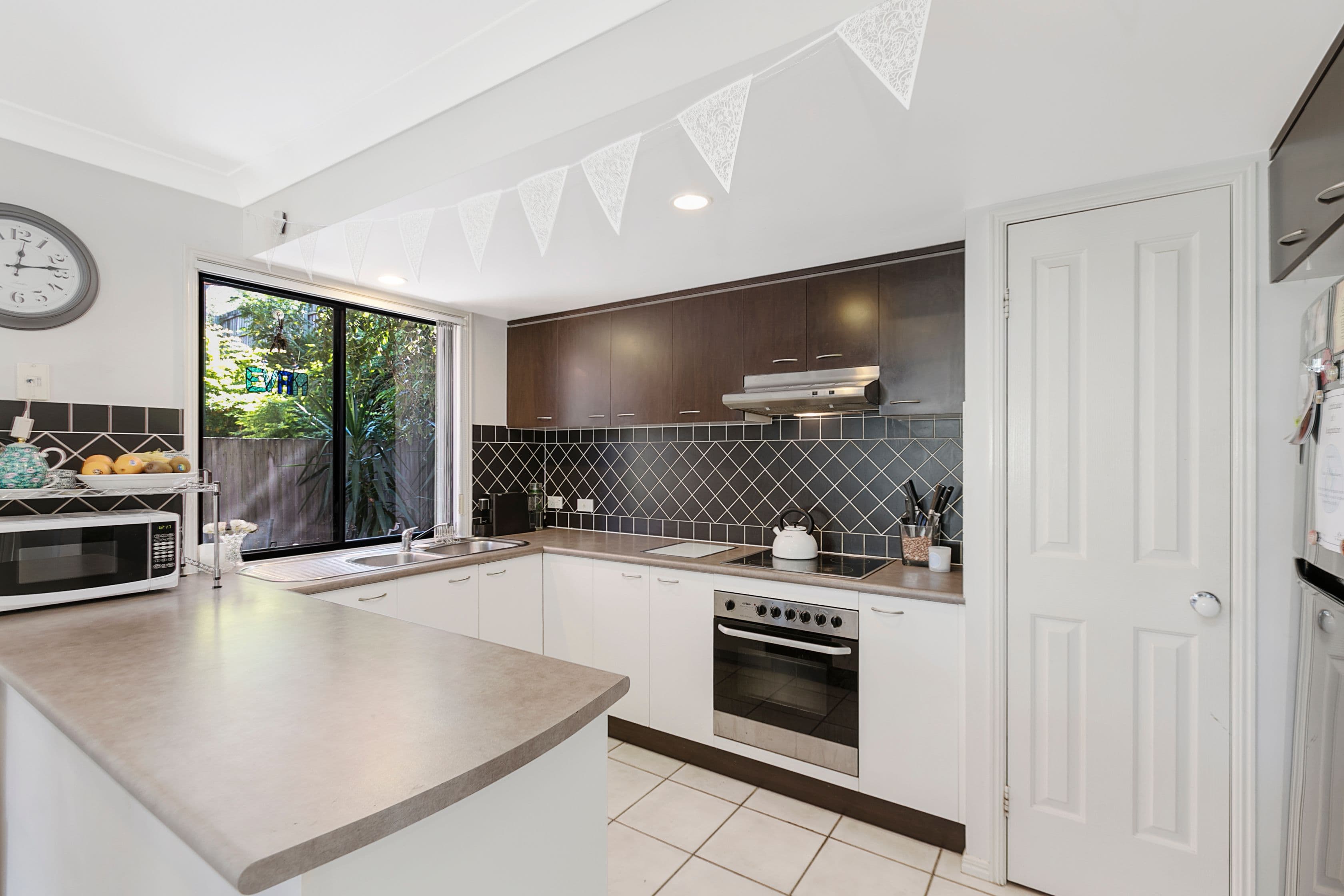 1158 Cavendish Road, Mount Gravatt East QLD 4122, Mount Gravatt East - Thumbnail 2