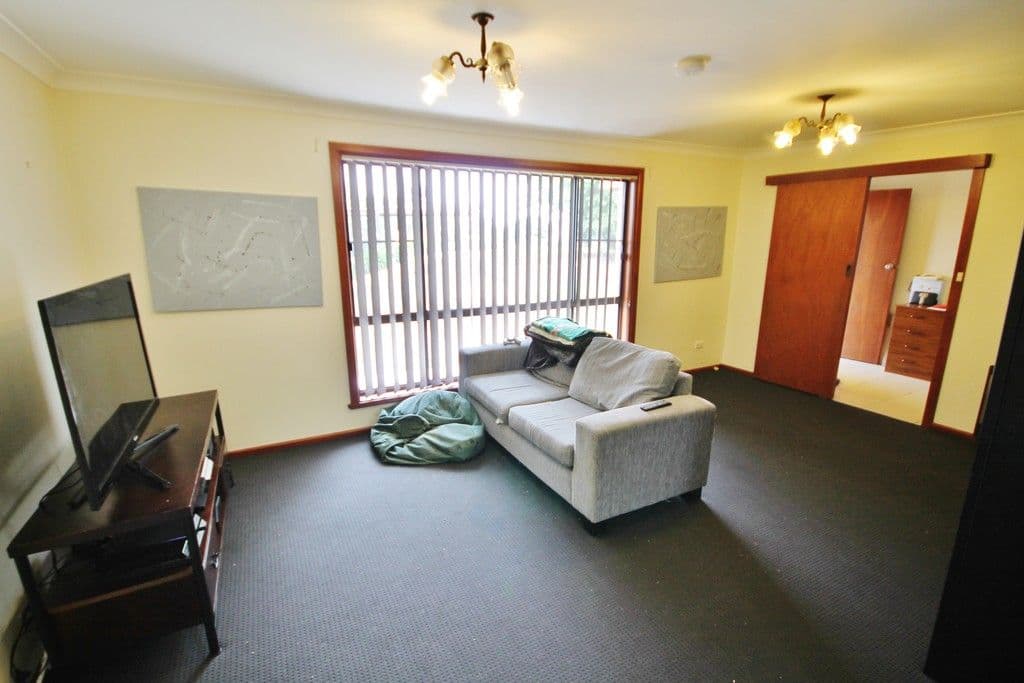 20 Crichton Crescent, Young - Thumbnail 4