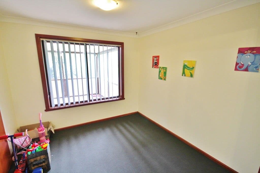 20 Crichton Crescent, Young - Thumbnail 5