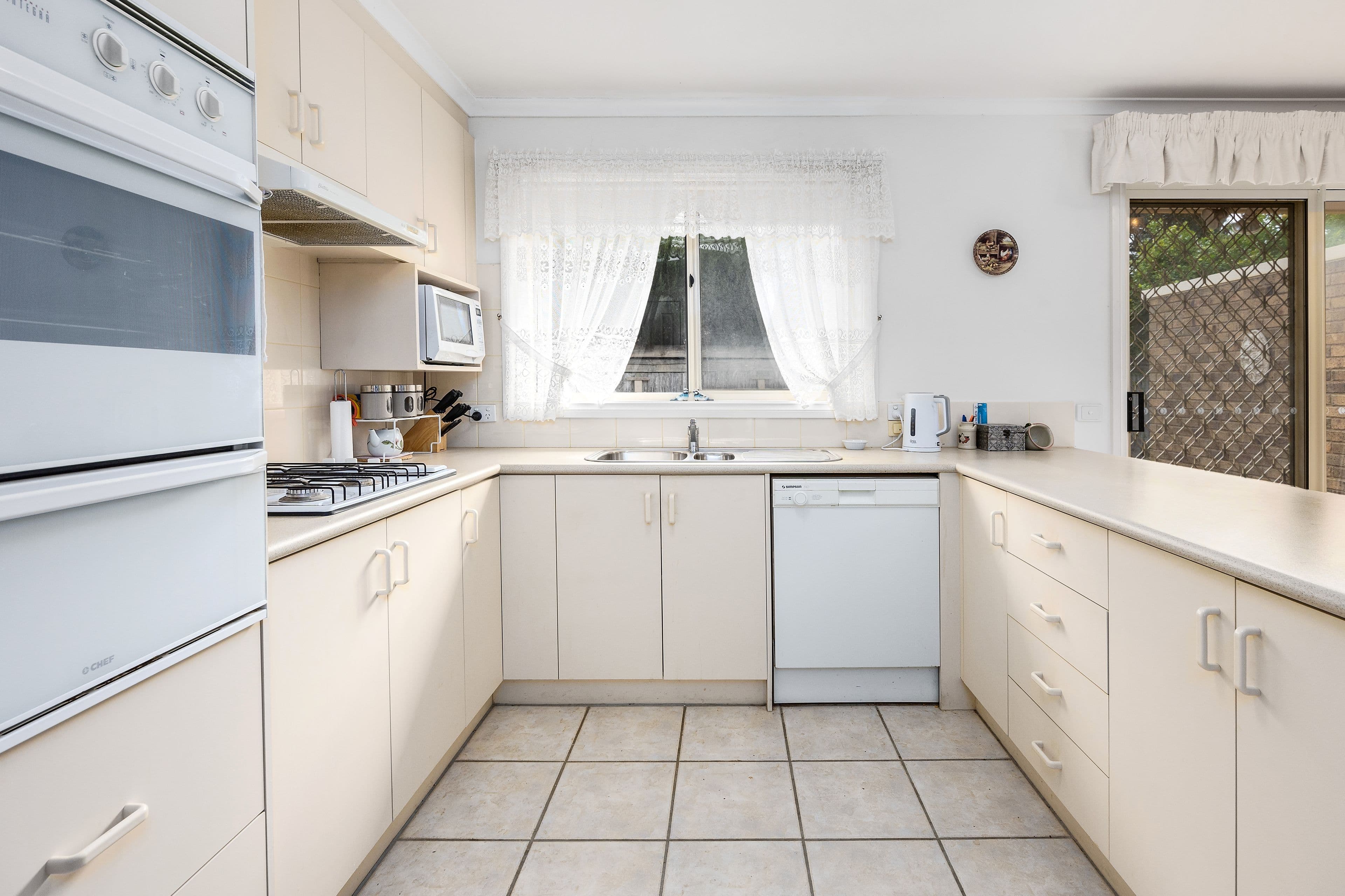 44 Rosemore Road, Rosebud VIC 3939, Rosebud - Thumbnail 2