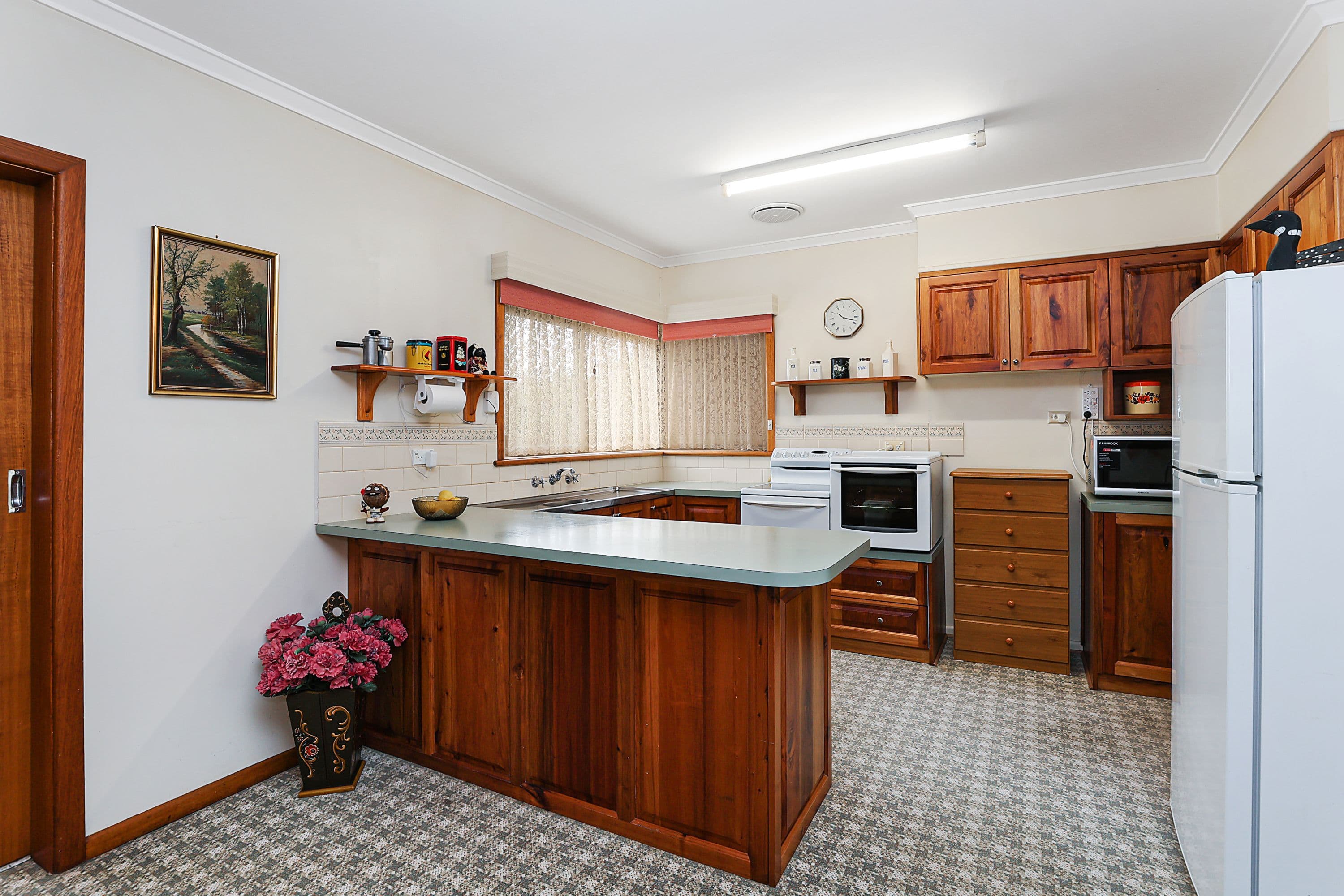 36 Walker Street, Cobden VIC 3266, Cobden - Thumbnail 3