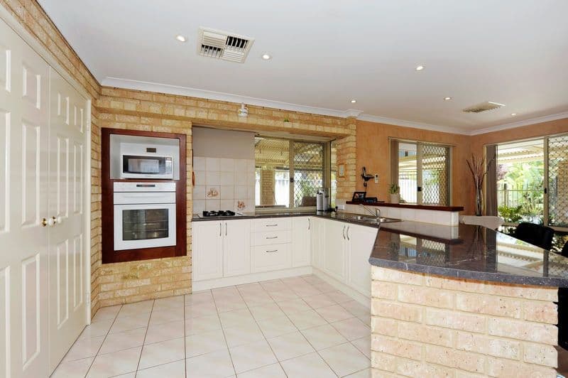 20 Seabreeze Street, SAFETY BAY WA 6169, Safety Bay - Thumbnail 2