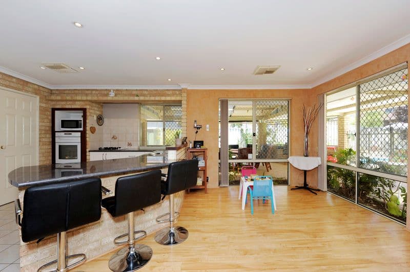 20 Seabreeze Street, SAFETY BAY WA 6169, Safety Bay - Thumbnail 8