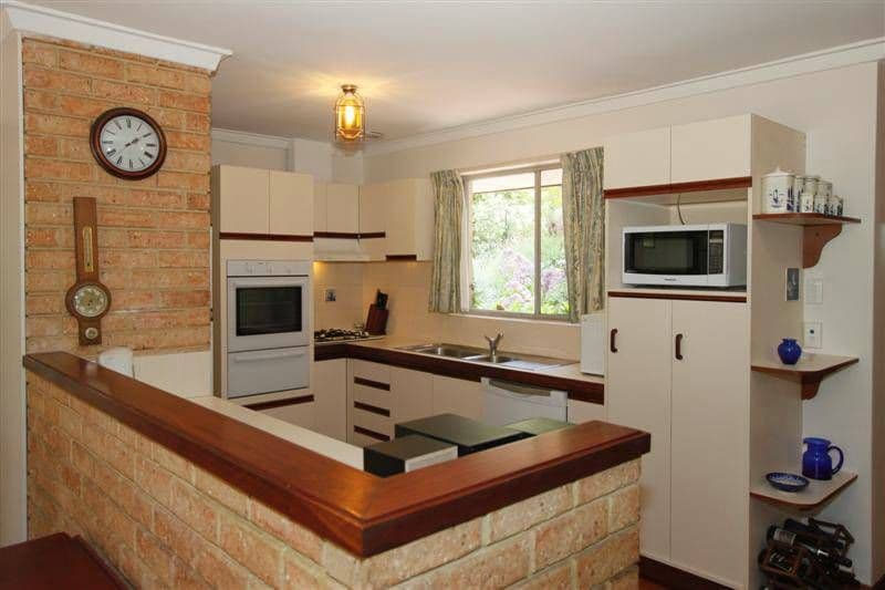 12 Coreen Way, KALAMUNDA WA 6076, Kalamunda - Thumbnail 3