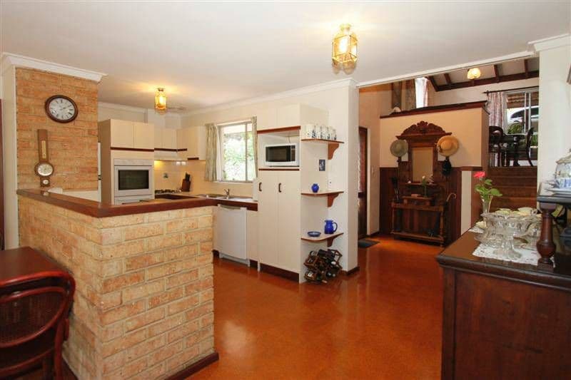 12 Coreen Way, KALAMUNDA WA 6076, Kalamunda - Thumbnail 5