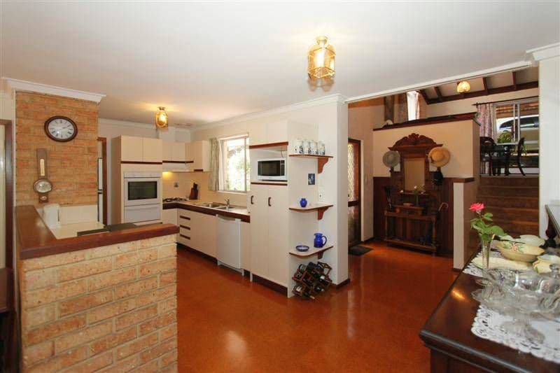 12 Coreen Way, KALAMUNDA WA 6076, Kalamunda - Thumbnail 6