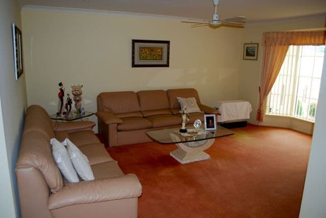 8 Tulip Oak Drive, ULLADULLA NSW 2539, Ulladulla - Thumbnail 2