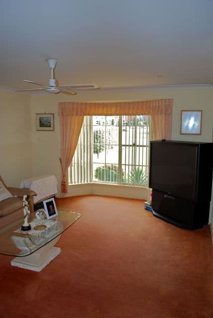 8 Tulip Oak Drive, ULLADULLA NSW 2539, Ulladulla - Thumbnail 3