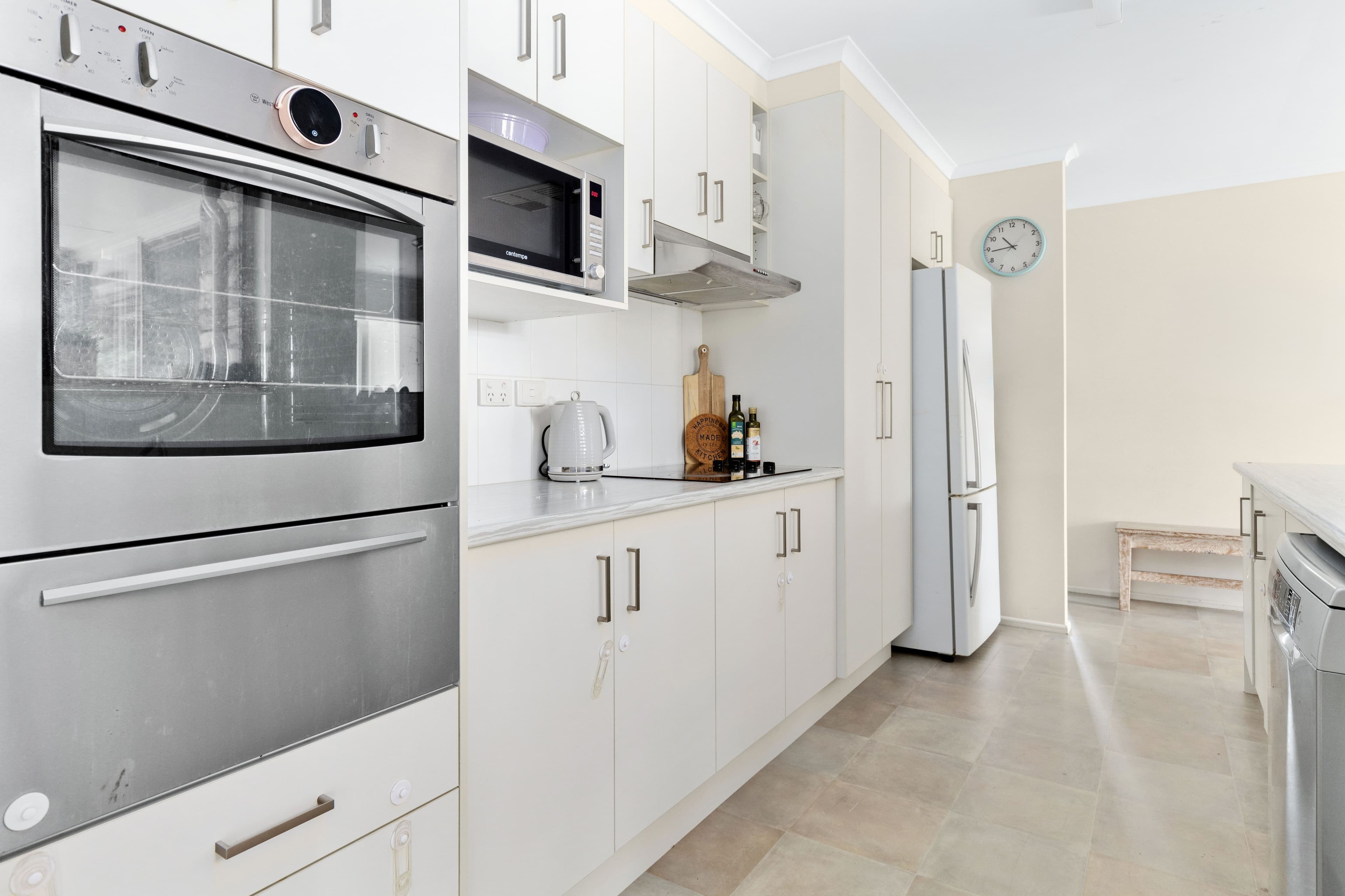 6 Roberts Street, Emerald QLD 4720, Emerald - Thumbnail 3