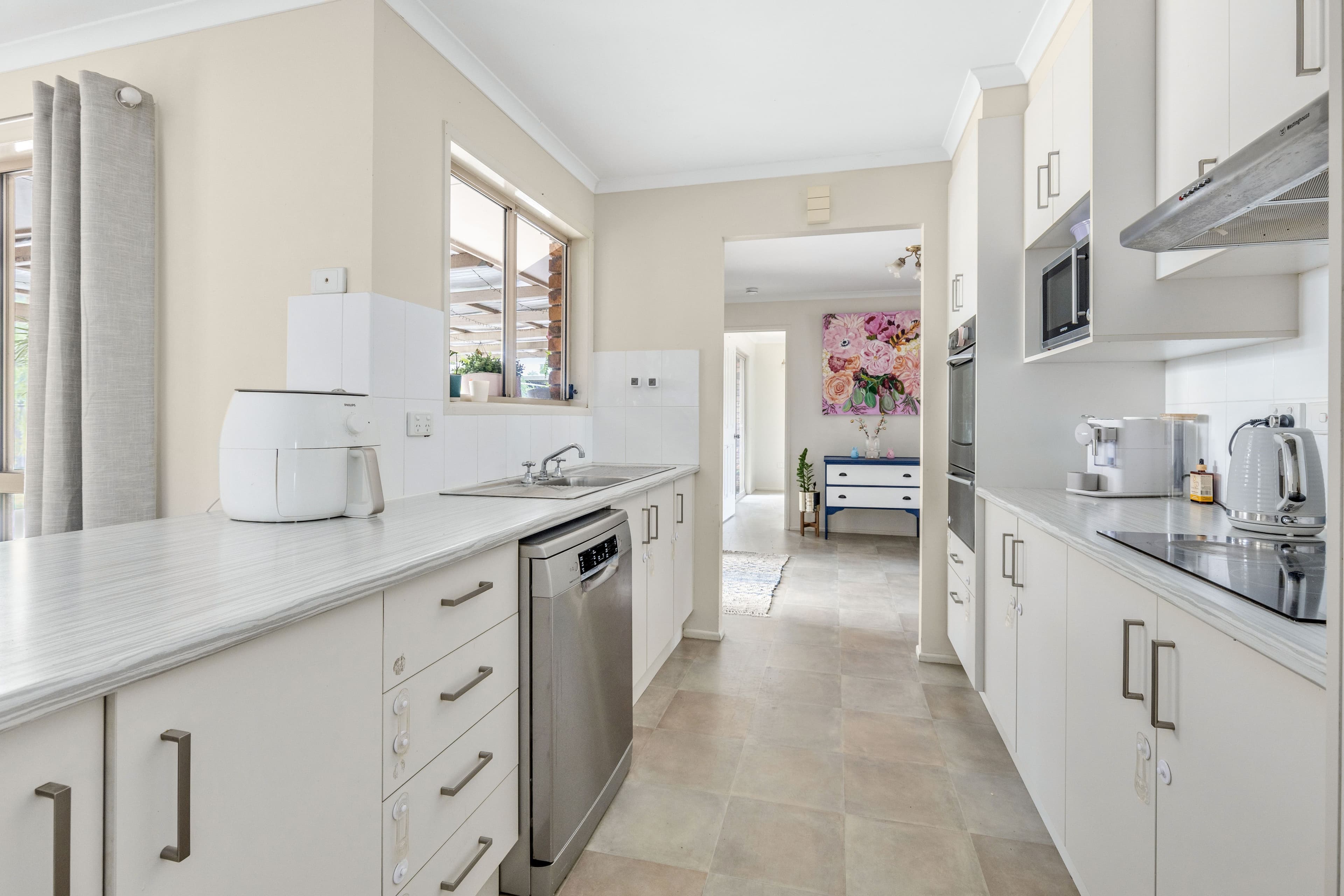 6 Roberts Street, Emerald QLD 4720, Emerald - Thumbnail 4