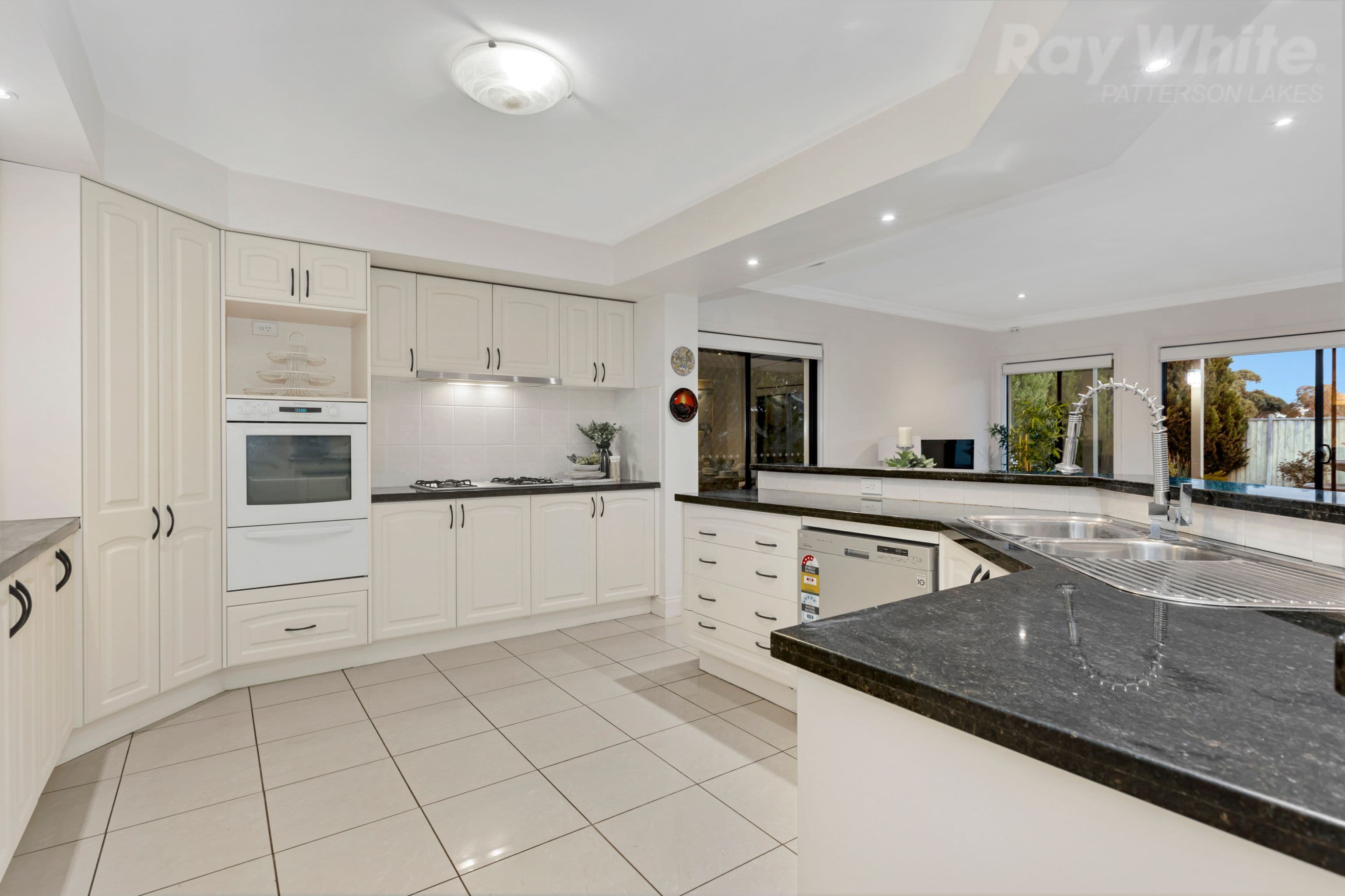 4 Lake King Circle, Waterways VIC 3195, Waterways - Thumbnail 7