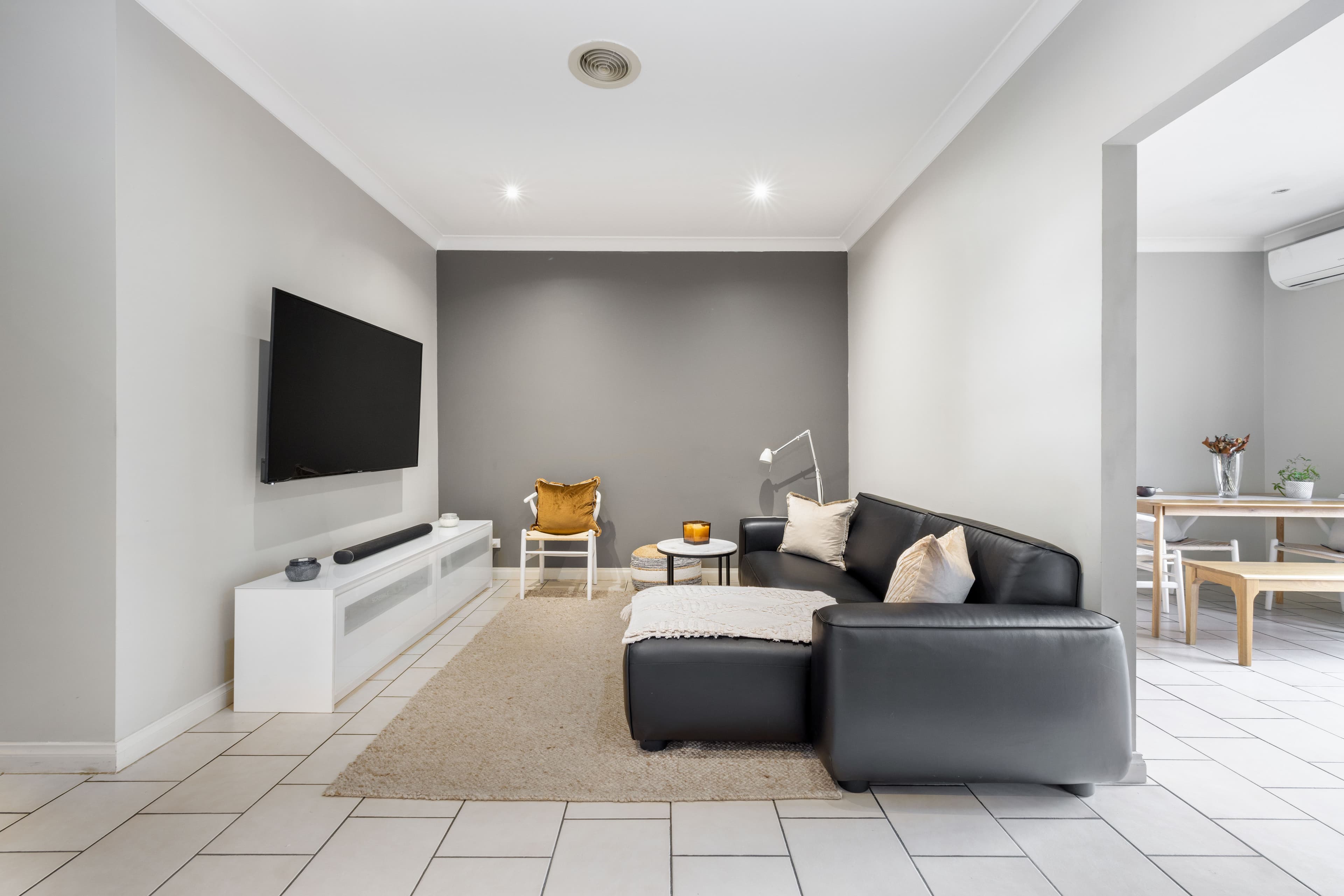 4 Almurta Avenue, Coolaroo VIC 3048, Coolaroo - Thumbnail 2