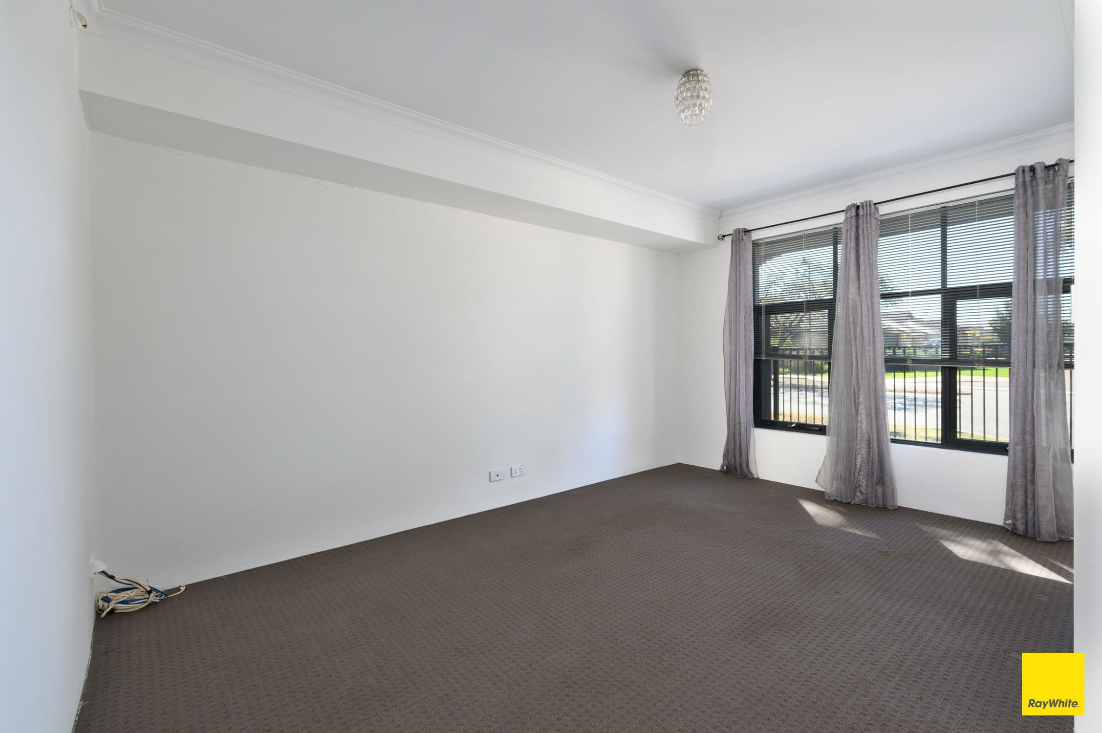 118 Lake Valley Drive, Lakelands WA 6180, Lakelands - Thumbnail 2