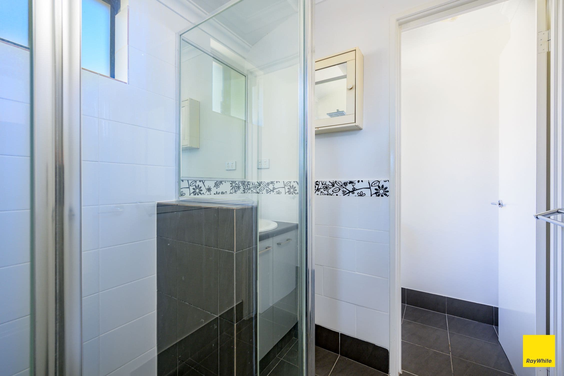 118 Lake Valley Drive, Lakelands WA 6180, Lakelands - Thumbnail 4