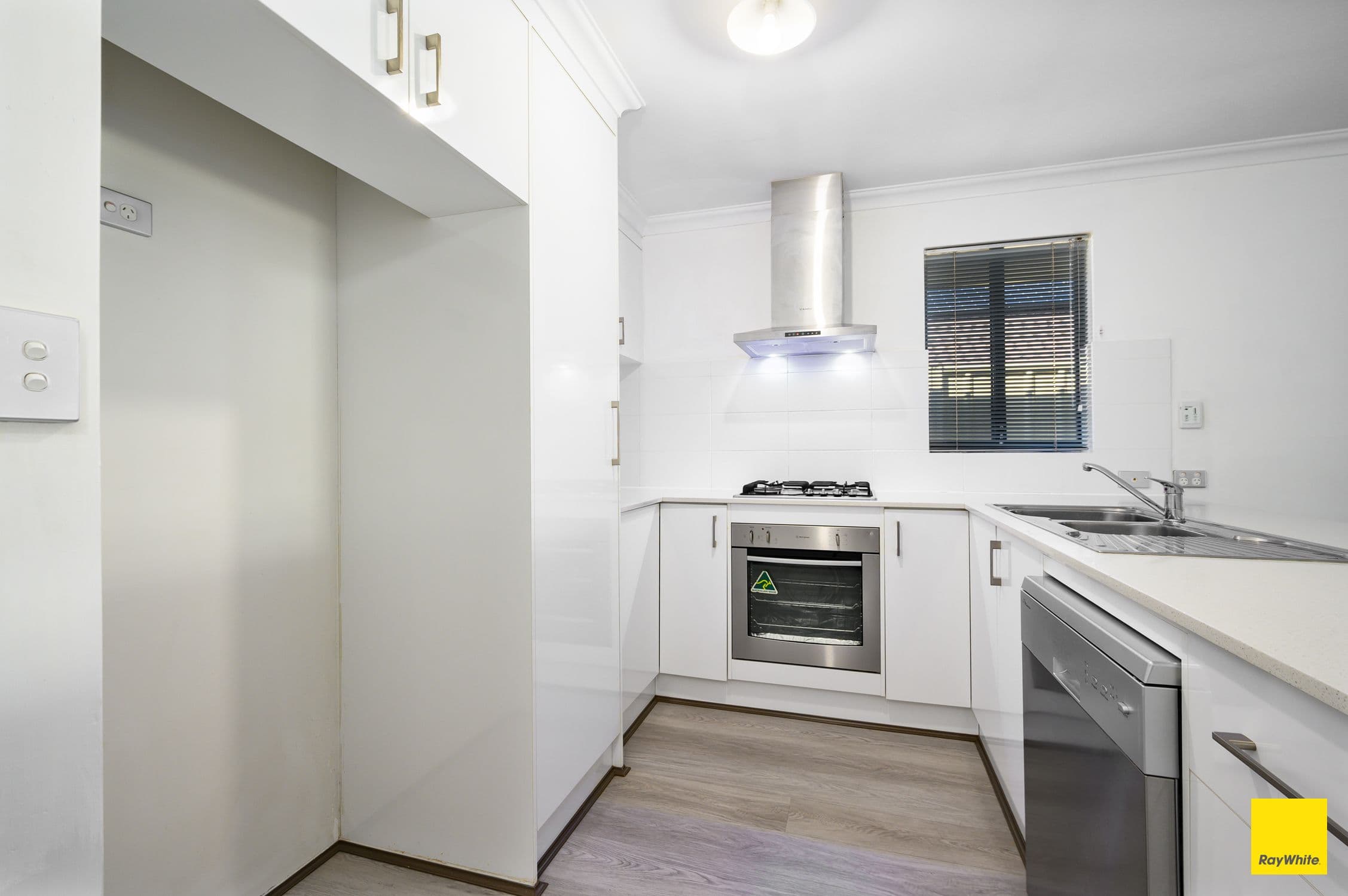 118 Lake Valley Drive, Lakelands WA 6180, Lakelands - Thumbnail 6