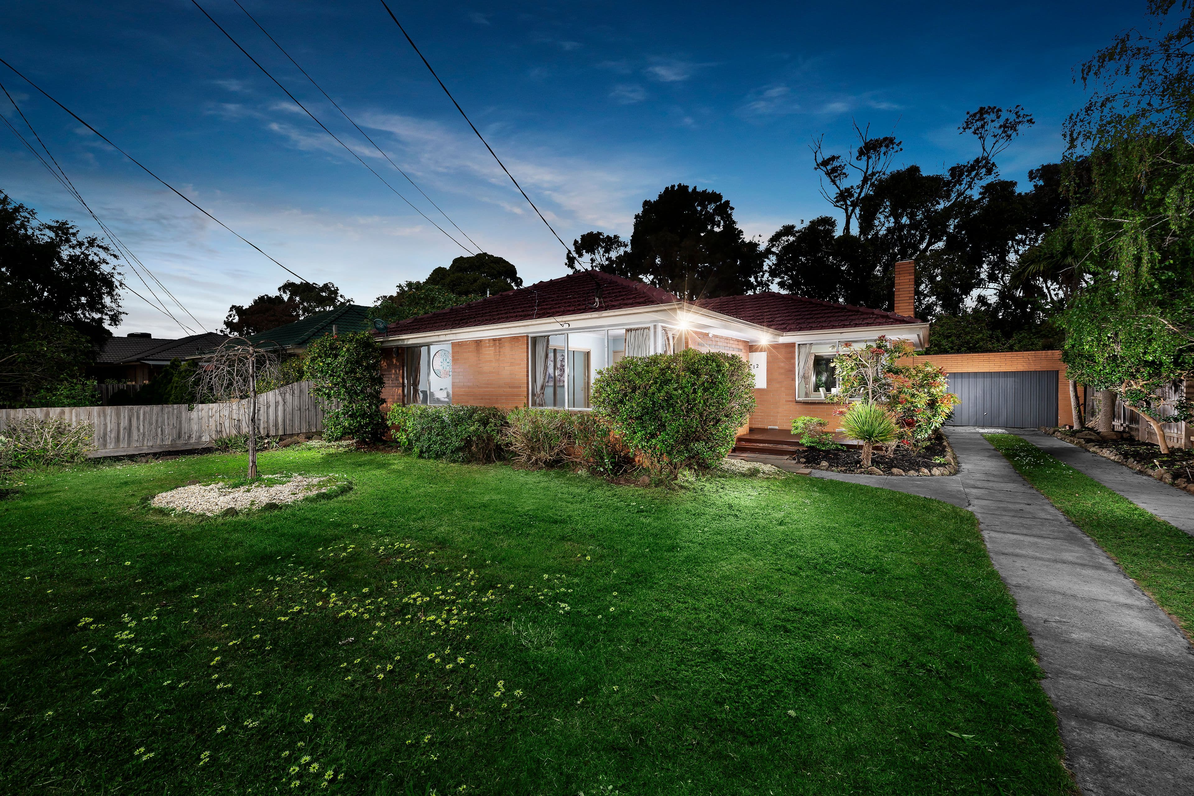 12 Winnifred Crescent, Knoxfield VIC 3180, Knoxfield - Thumbnail 2