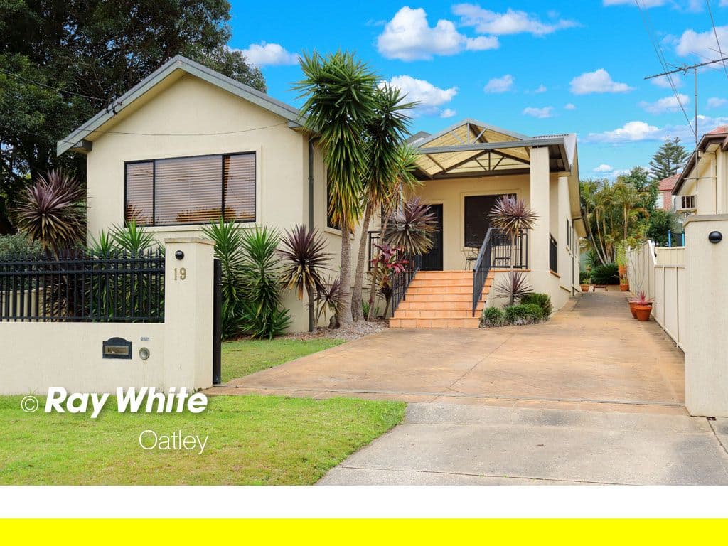 19 Glen Road, Oatley - Image 1