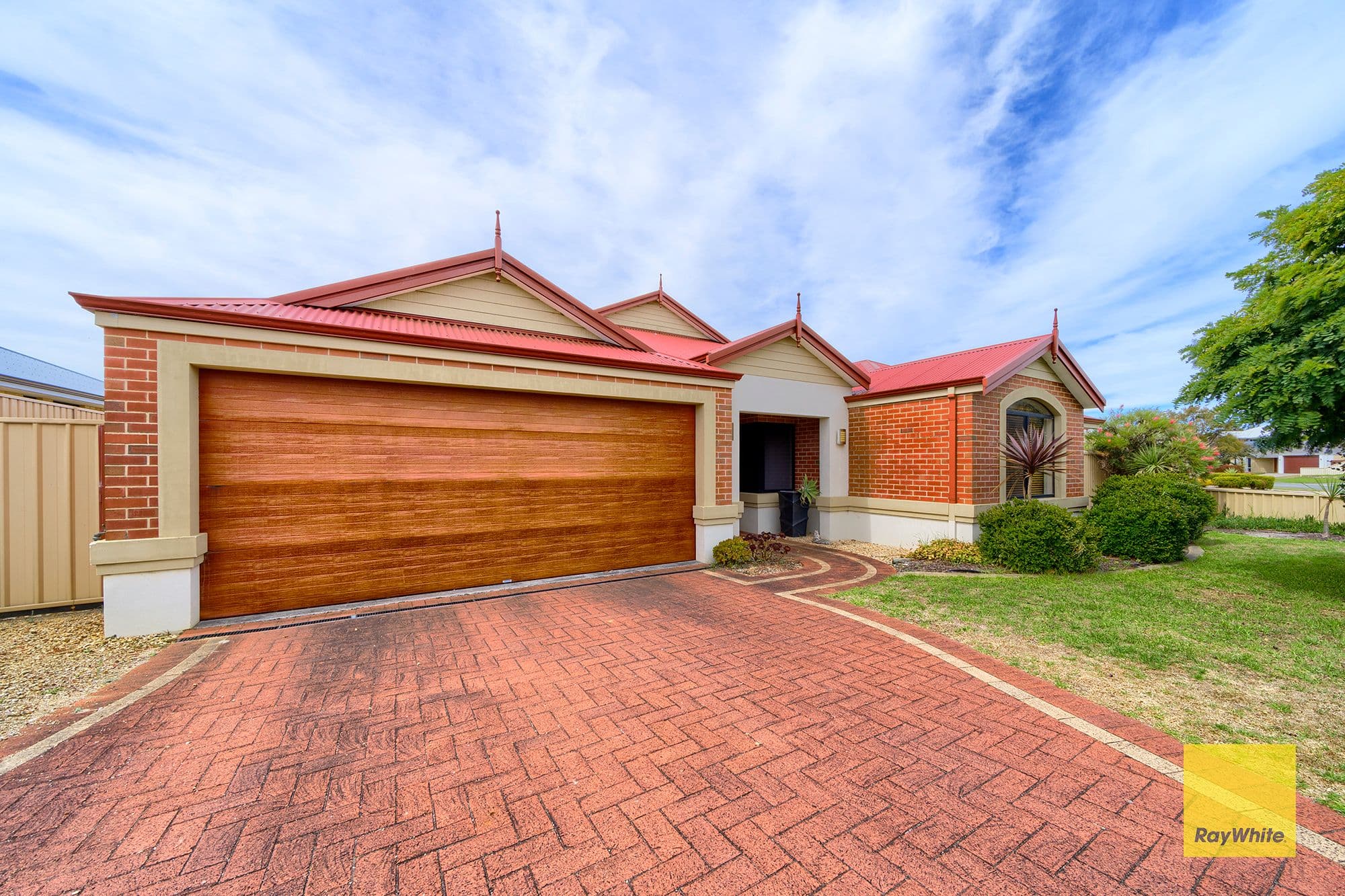 2 Grevillea Way, Yakamia WA 6330, Yakamia - Thumbnail 2