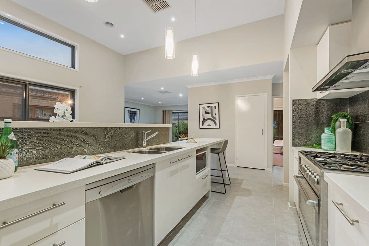 17 Black Wattle Road, Craigieburn VIC 3064, Craigieburn - Thumbnail 8