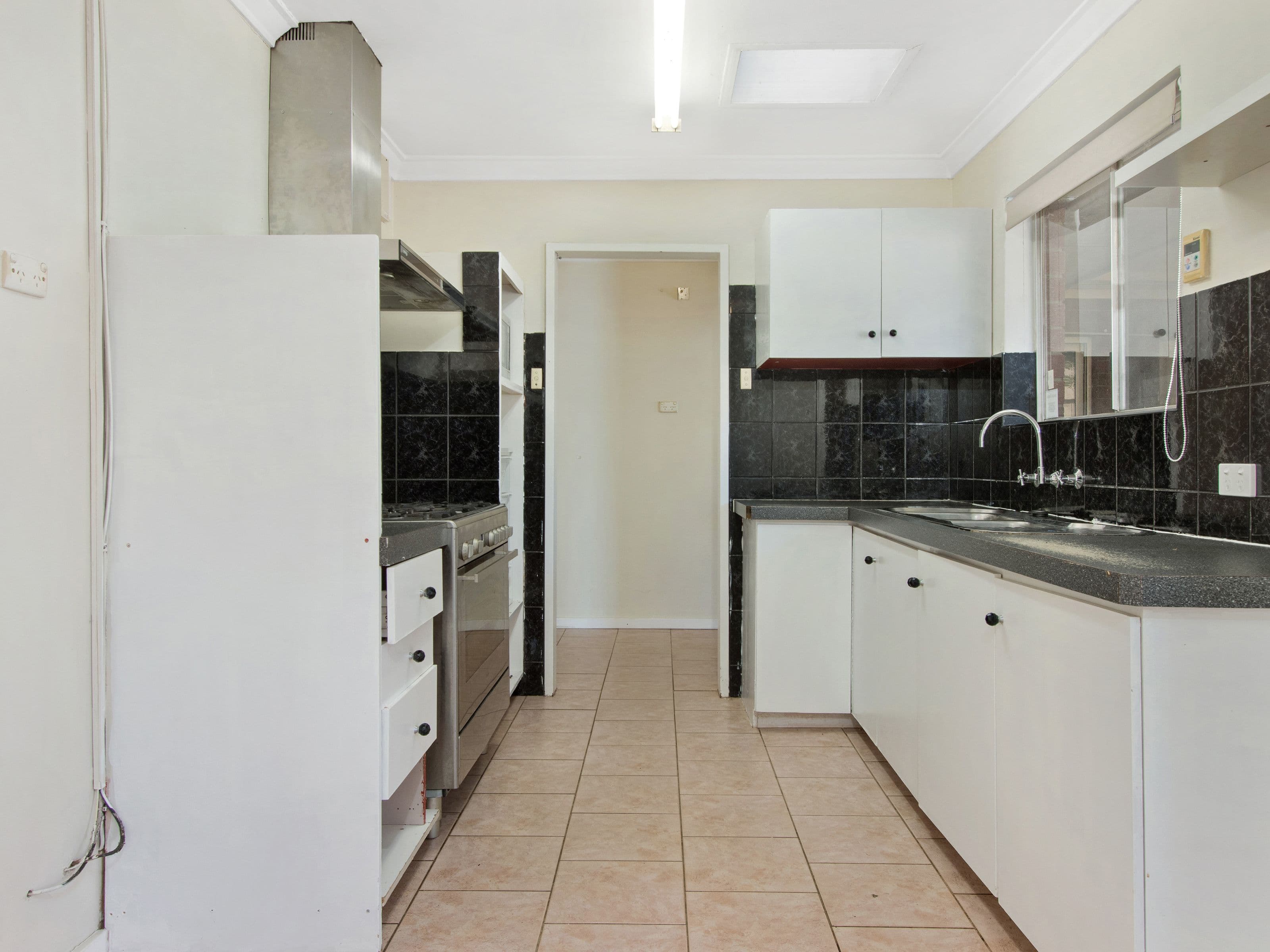 11 Unnaro Street, Hillman WA 6168, Hillman - Thumbnail 5