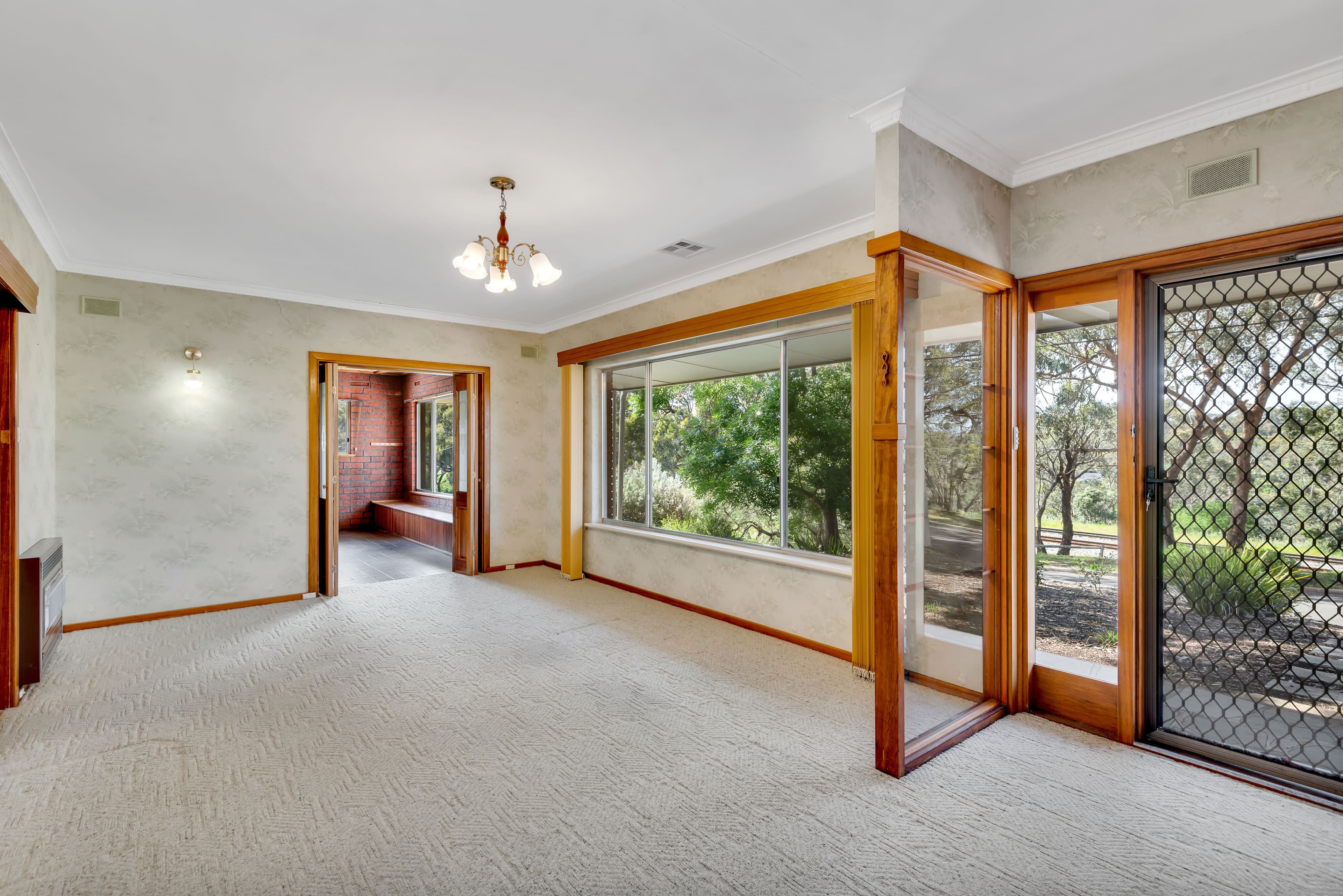 15 Roseberry Avenue, Eden Hills SA 5050, Eden Hills - Thumbnail 2