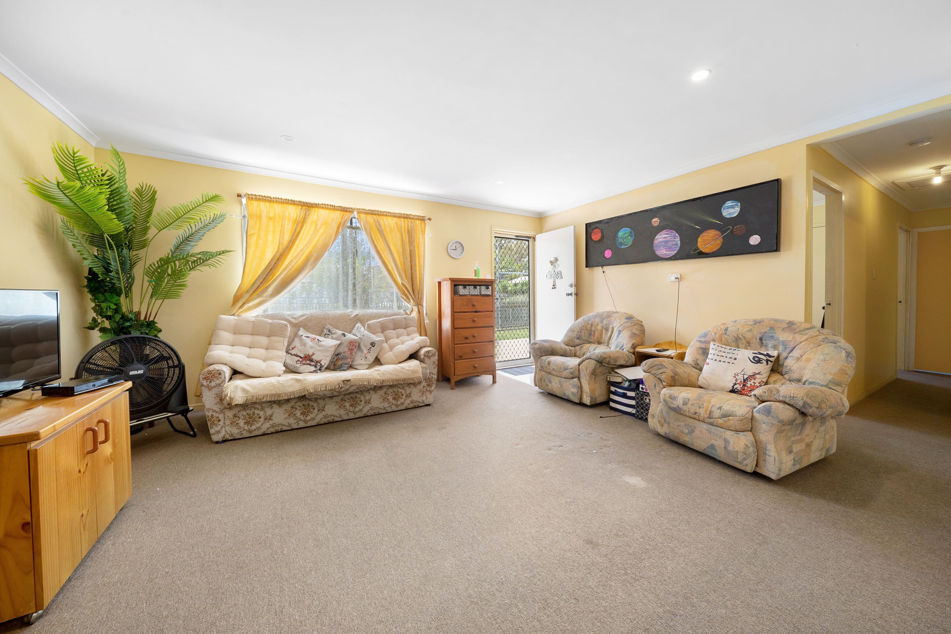 37 Temma Street, Eagleby QLD 4207, Eagleby - Thumbnail 5