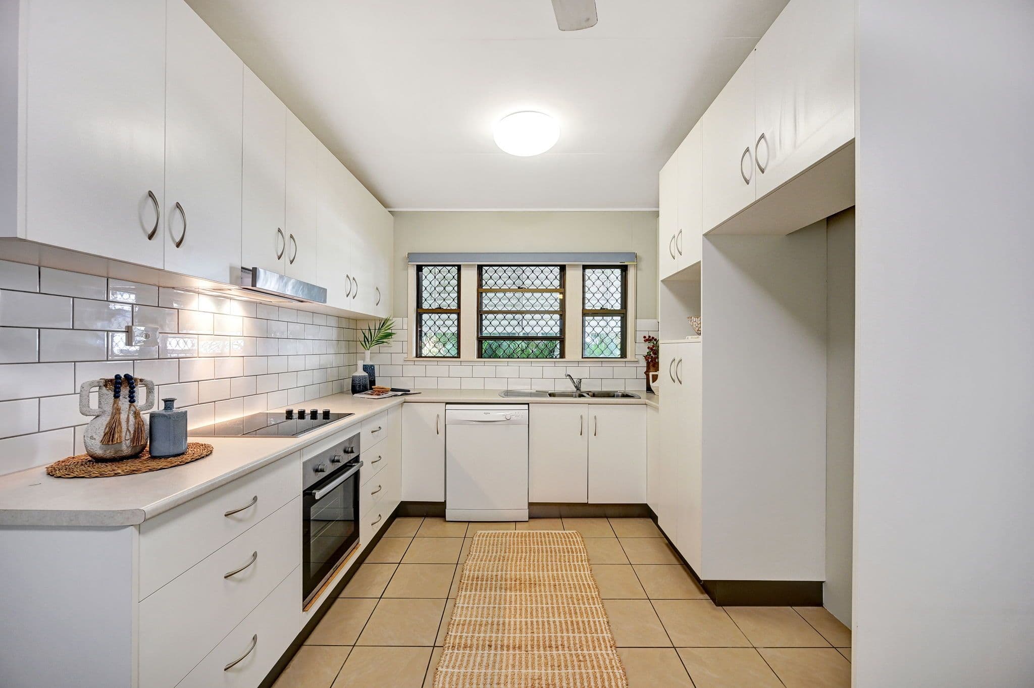 21 Surrey Street, Hyde Park QLD 4812, Hyde Park - Thumbnail 7