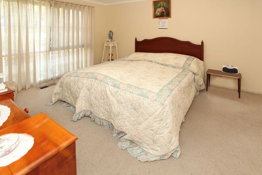 1 Brush Grove, GLEN WAVERLEY VIC 3150, Glen Waverley - Thumbnail 4