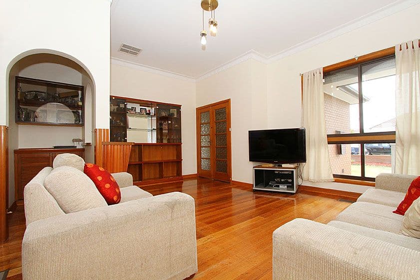 39 Crispe Street, RESERVOIR VIC 3073, Reservoir - Thumbnail 3
