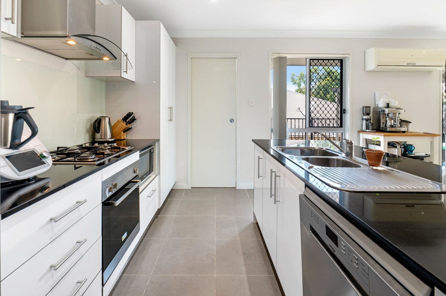 9 Paradise Drive, Coomera QLD 4209, Coomera - Image 1