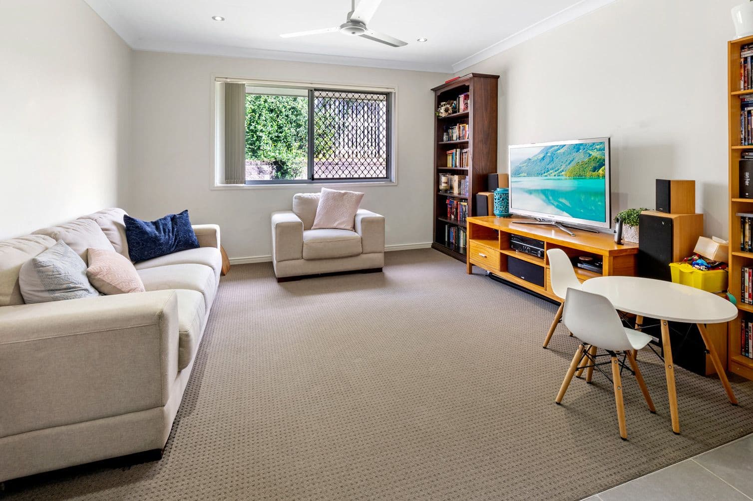 9 Paradise Drive, Coomera QLD 4209, Coomera - Thumbnail 3