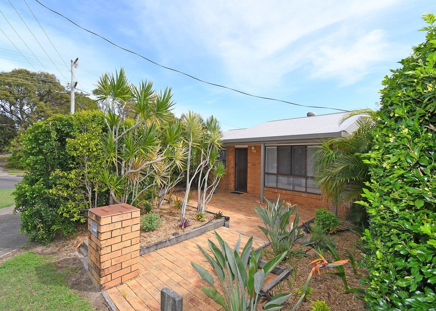 2 Bruce Street, Torquay QLD 4655, Torquay - Thumbnail 2