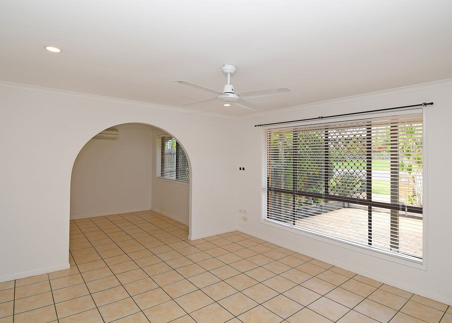 2 Bruce Street, Torquay QLD 4655, Torquay - Thumbnail 4