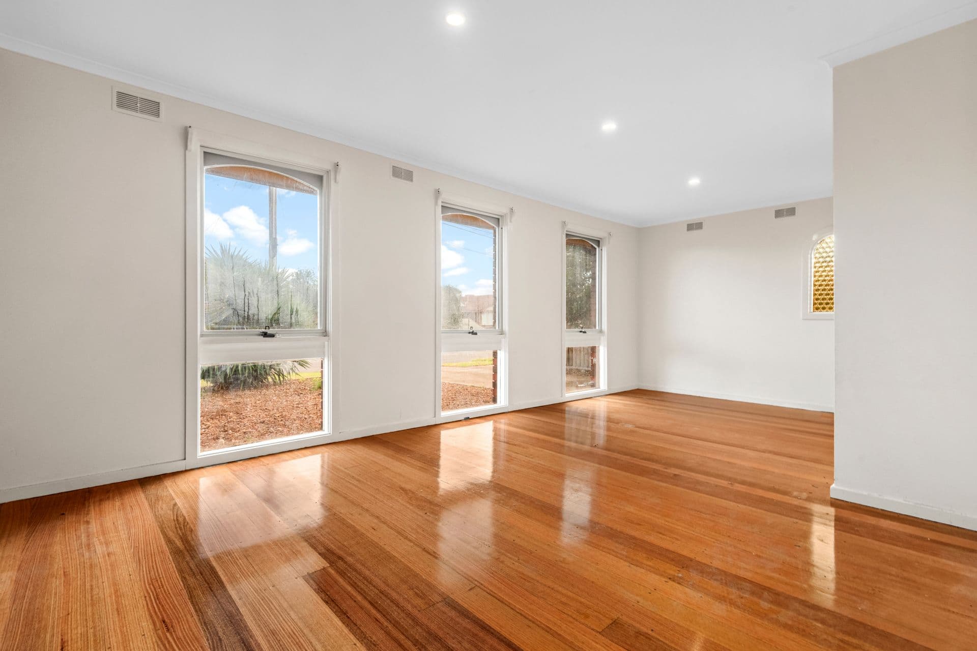 22 Bourke Road, Melton South VIC 3338, Melton South - Thumbnail 2