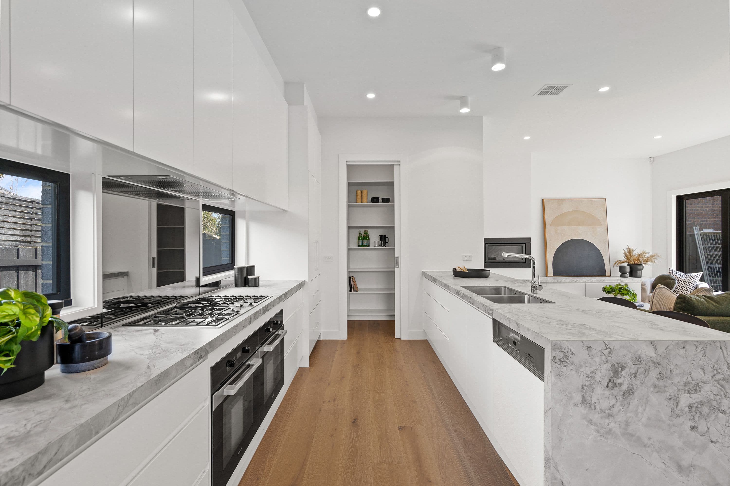 22 Burroughs Road, Balwyn VIC 3103, Balwyn - Thumbnail 3