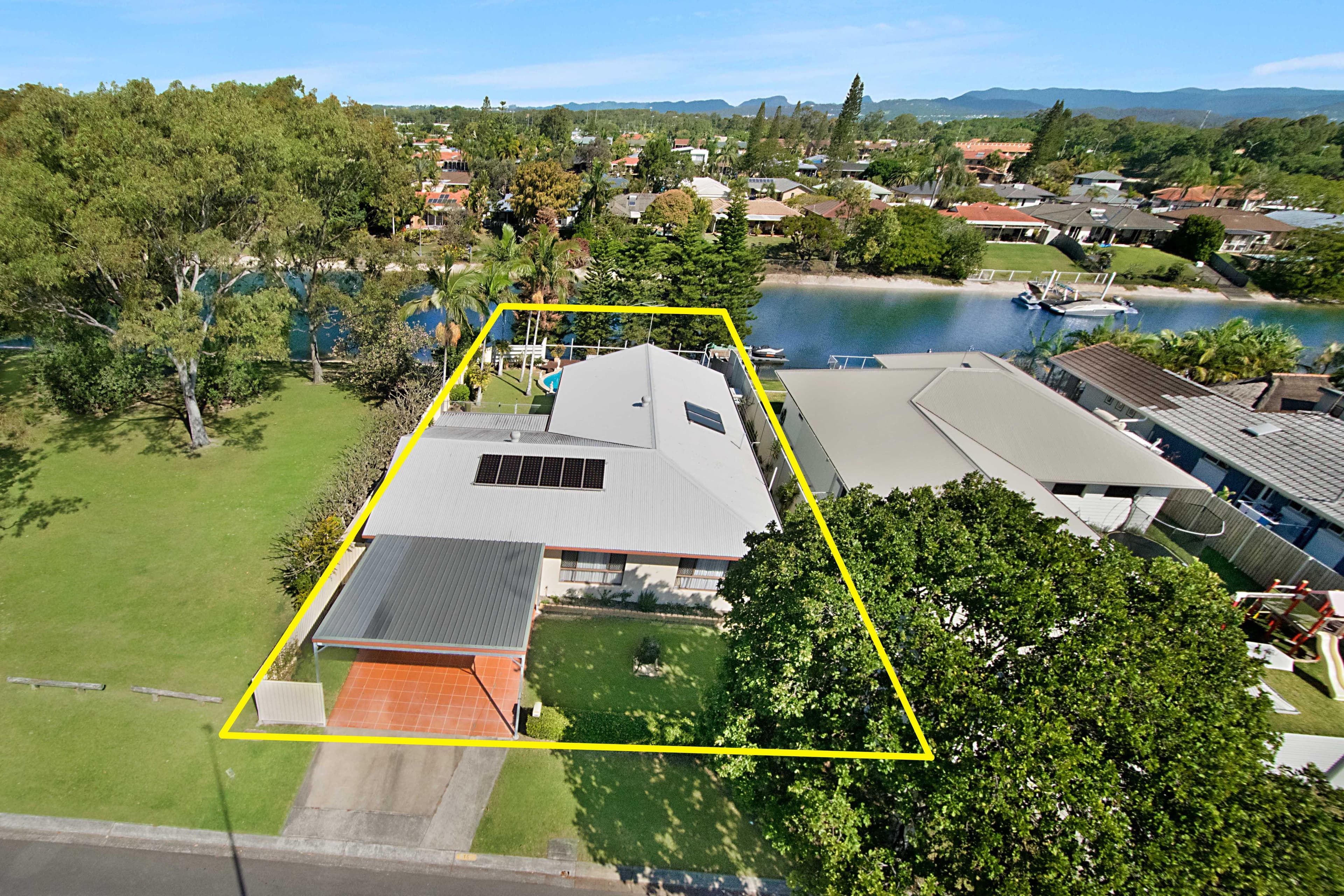 10 Bight Court, Mermaid Waters QLD 4218, Mermaid Waters - Image 1