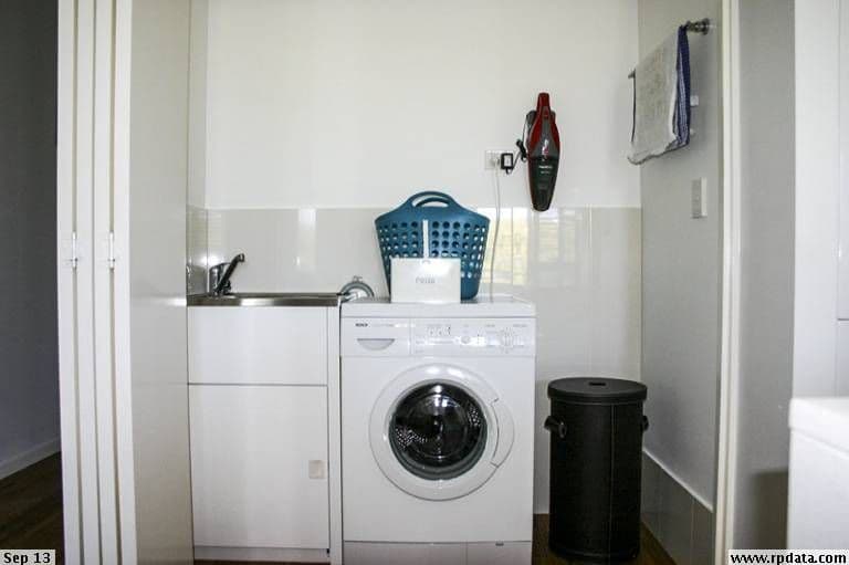 31 Loder Street, BIGGERA WATERS QLD 4216, Biggera Waters - Thumbnail 4