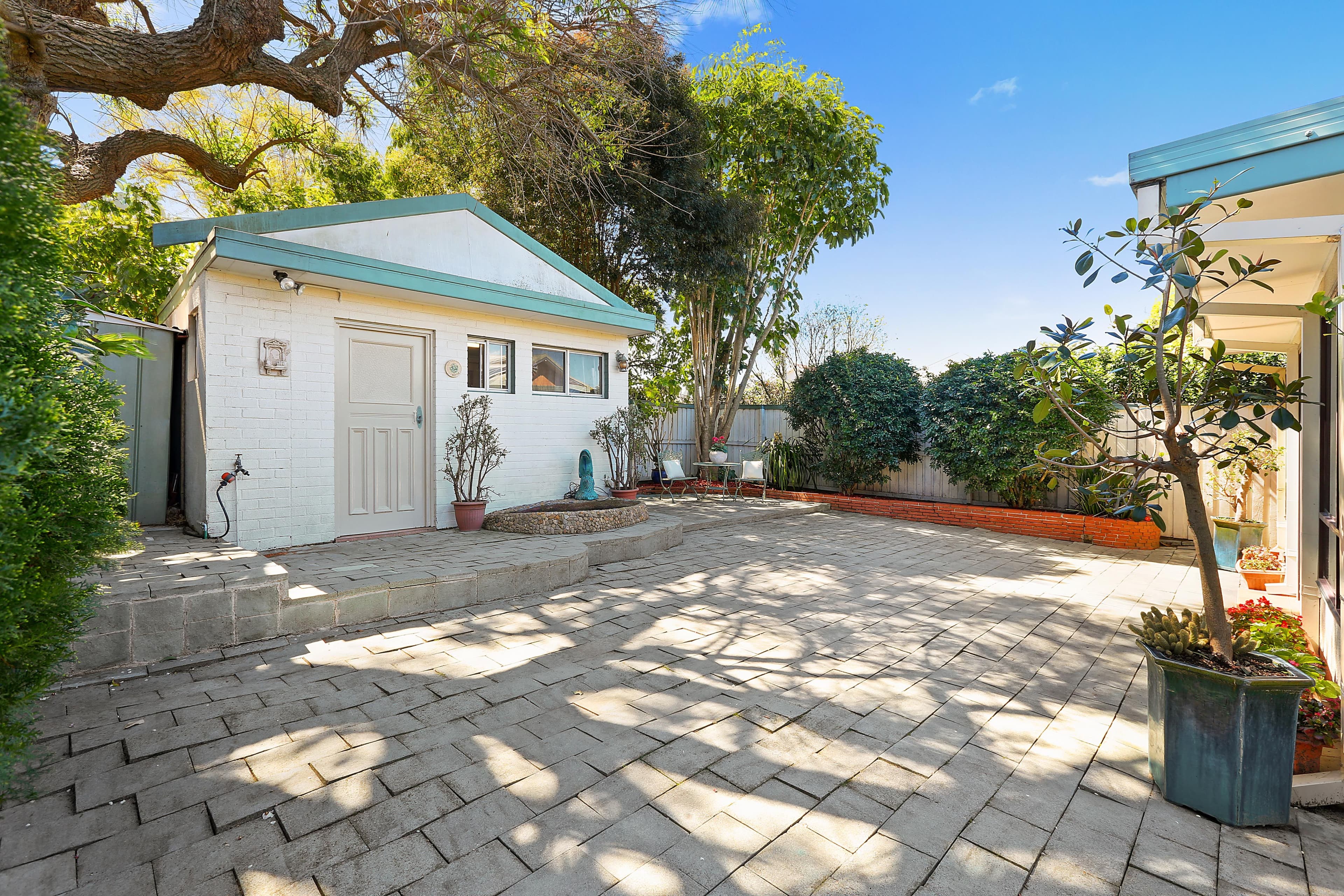 9 Eaton Street, Willoughby - Thumbnail 2