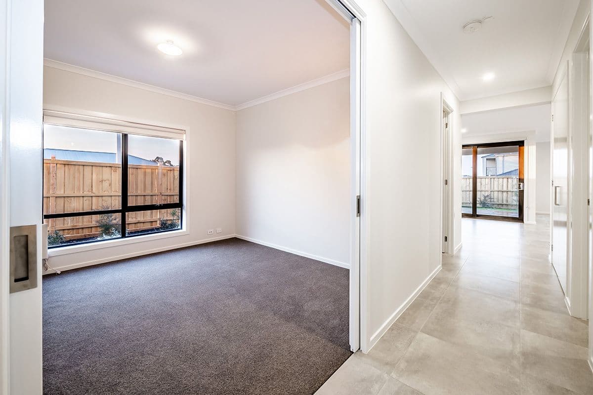 7 Carberry Drive, Clyde North VIC 3978, Clyde North - Thumbnail 4