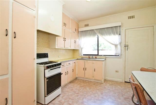 10 Law Street, HEIDELBERG HEIGHTS VIC 3081, Heidelberg Heights - Thumbnail 4