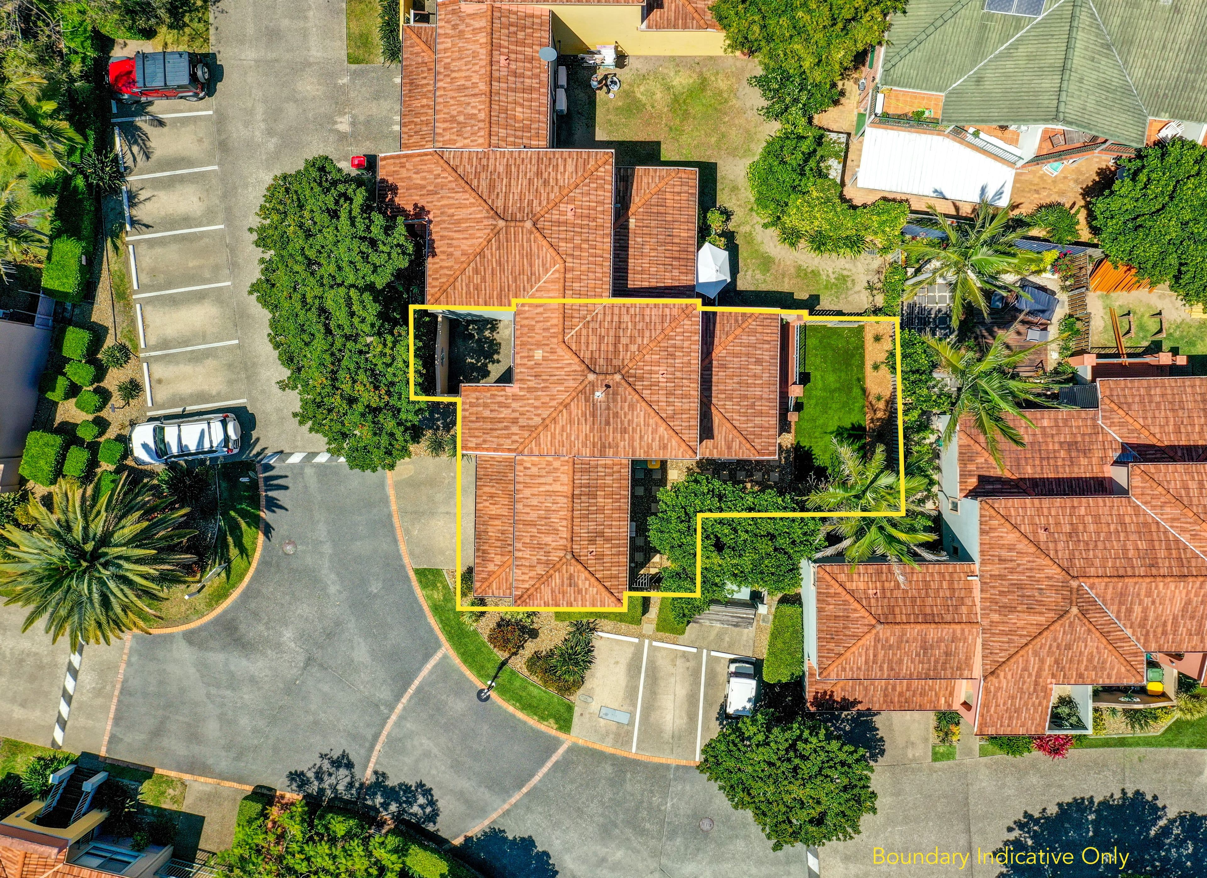 20 Fairway Drive, Clear Island Waters QLD 4226, Clear Island Waters - Thumbnail 2