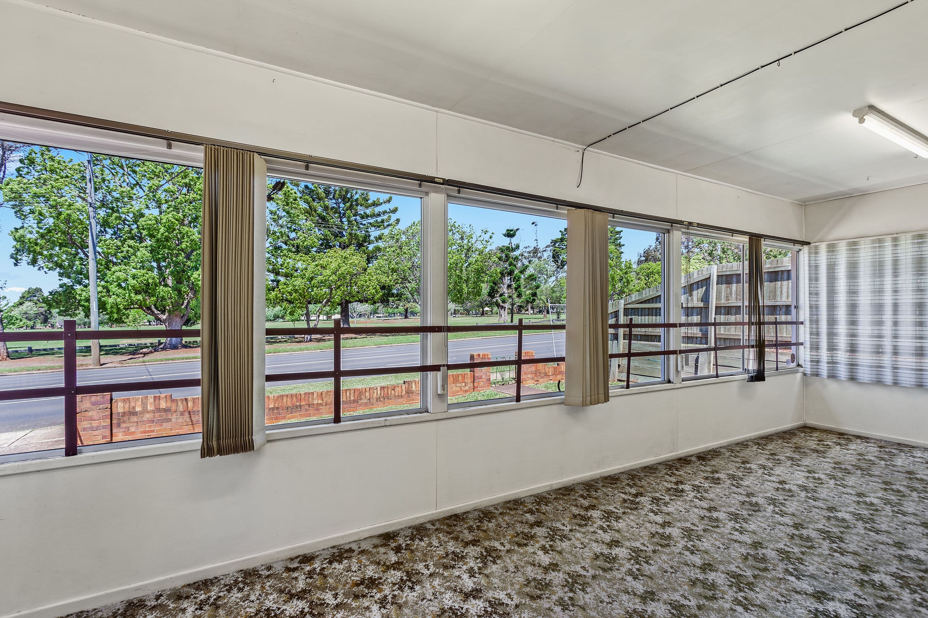 381 Tor Street, Wilsonton QLD 4350, Wilsonton - Thumbnail 3