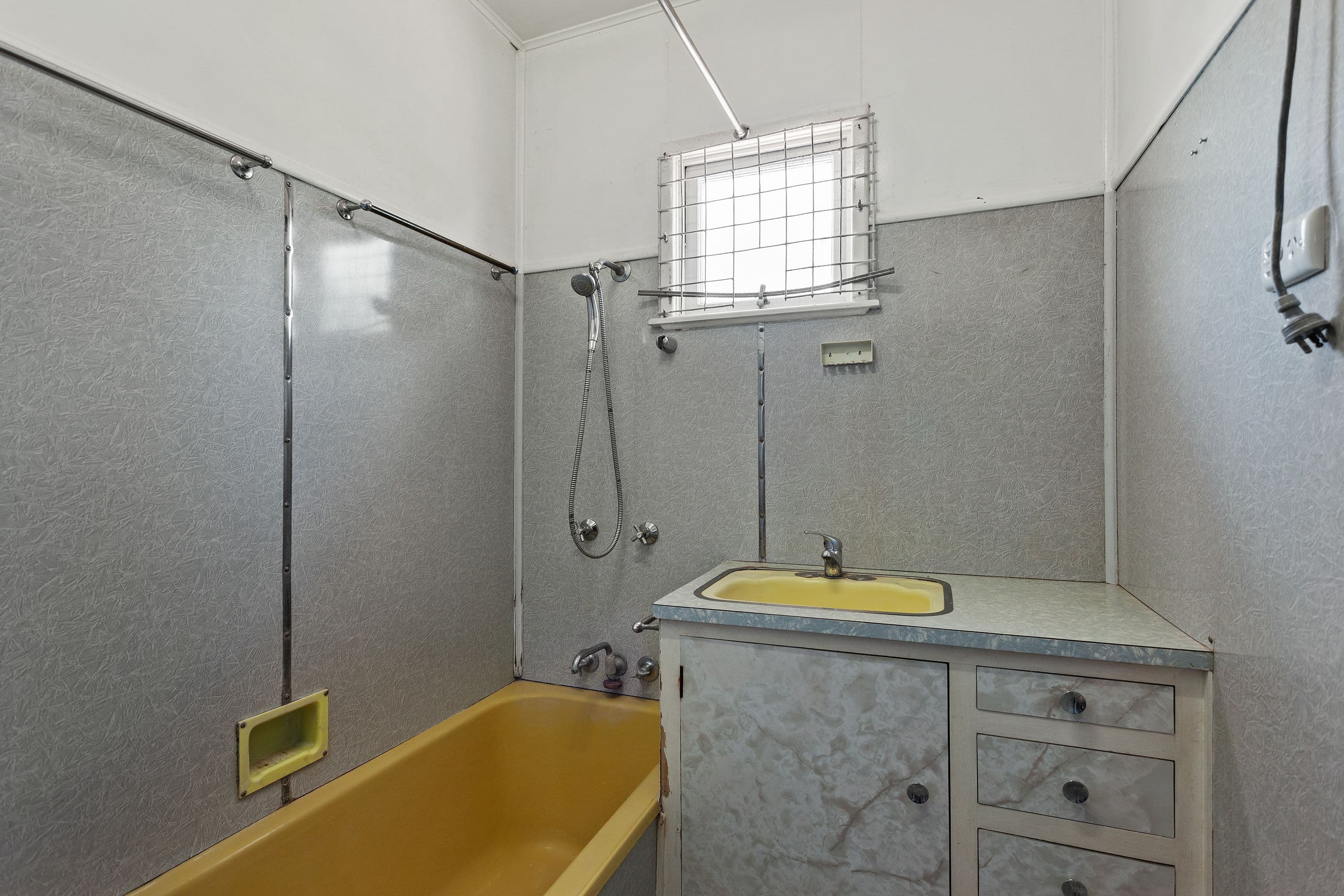 381 Tor Street, Wilsonton QLD 4350, Wilsonton - Thumbnail 4